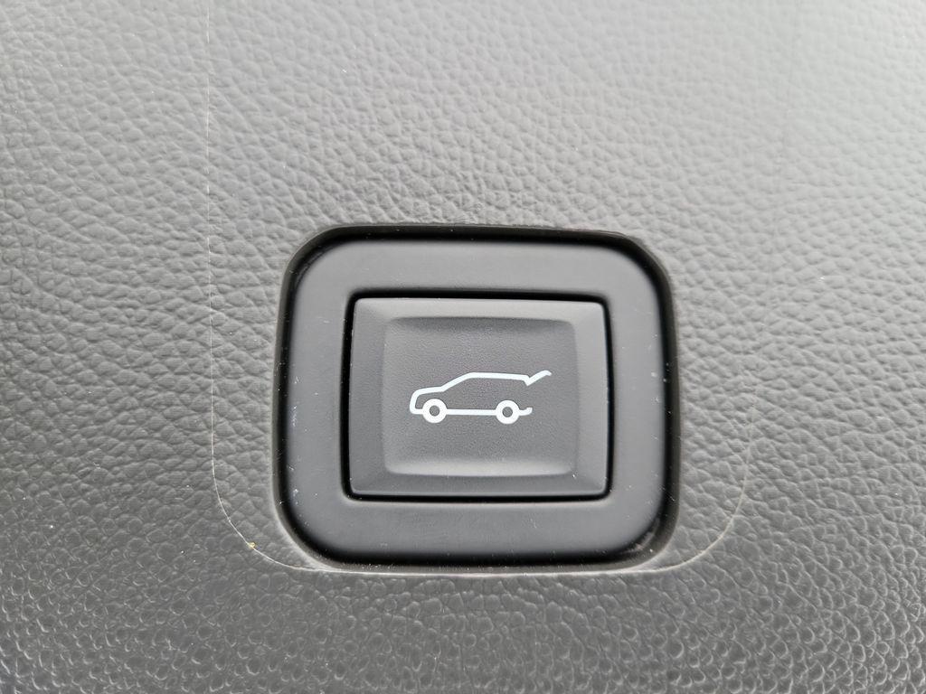 used 2023 Chevrolet Traverse car, priced at $32,999