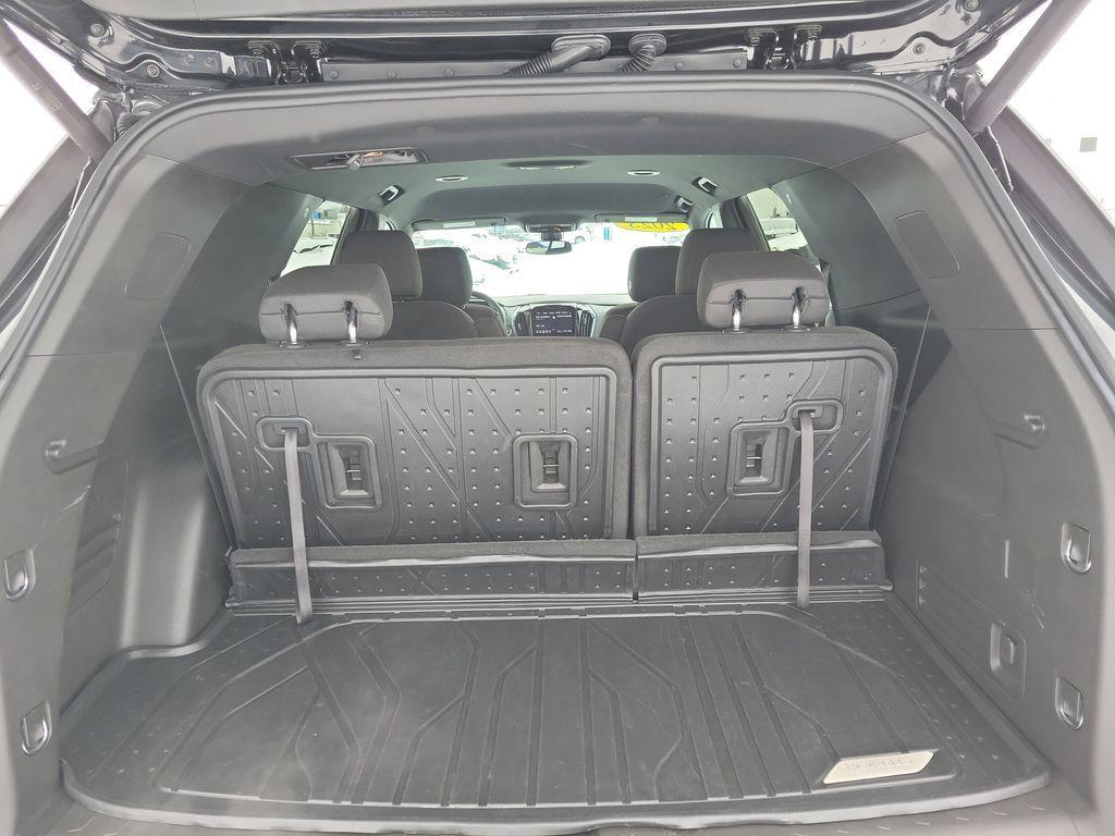 used 2023 Chevrolet Traverse car, priced at $32,999