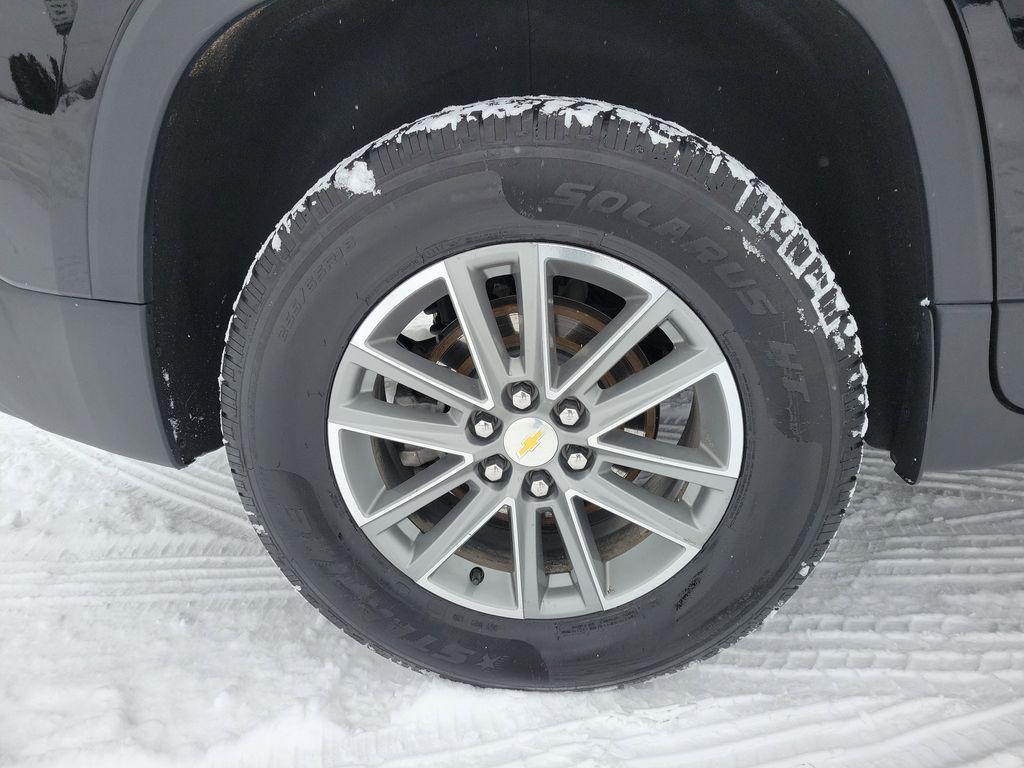 used 2023 Chevrolet Traverse car, priced at $32,999