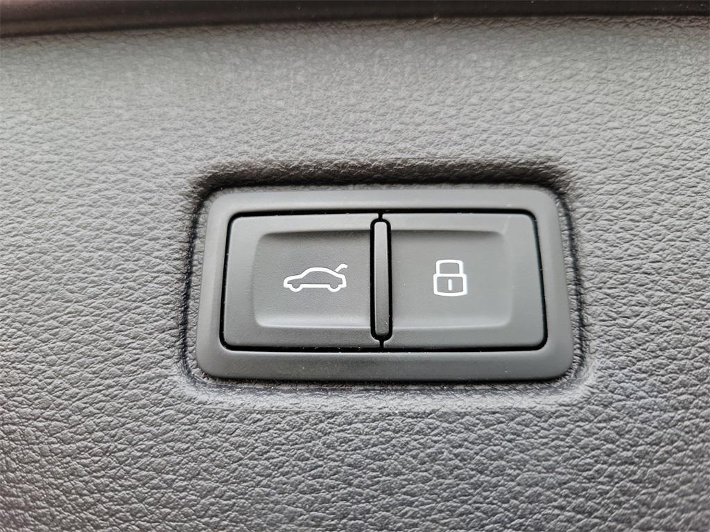 used 2019 Audi Q7 car, priced at $20,998