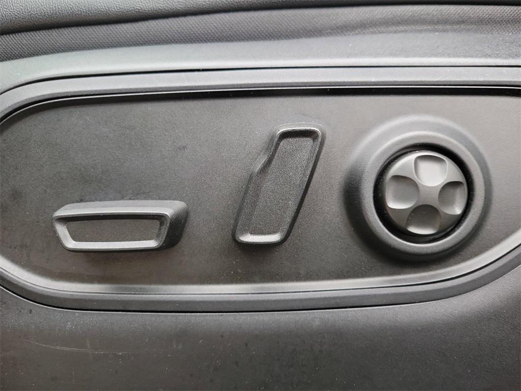 used 2023 Jeep Grand Cherokee car, priced at $32,999