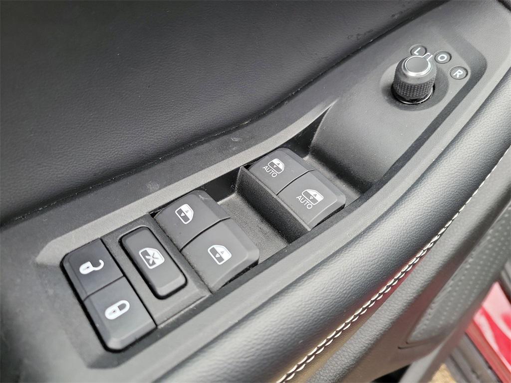 used 2023 Jeep Grand Cherokee car, priced at $32,999