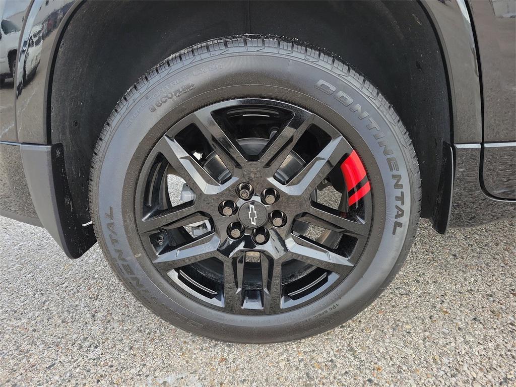 used 2023 Chevrolet Traverse car, priced at $40,999