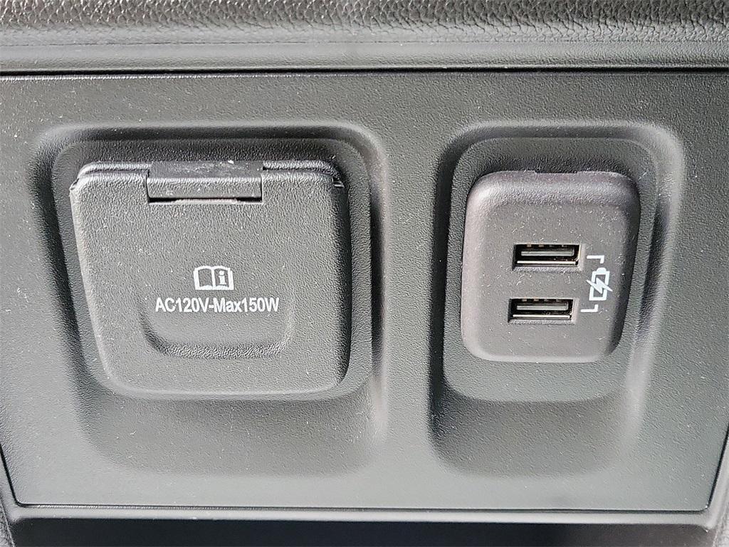 used 2023 Chevrolet Traverse car, priced at $40,999