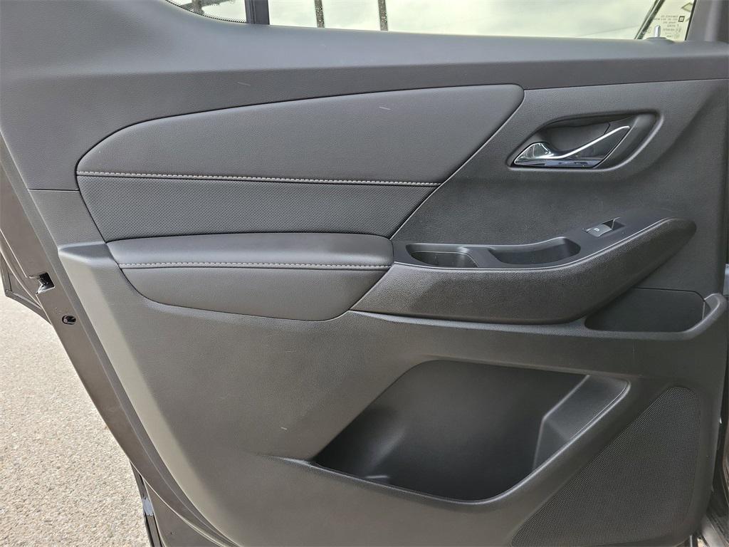 used 2023 Chevrolet Traverse car, priced at $40,999