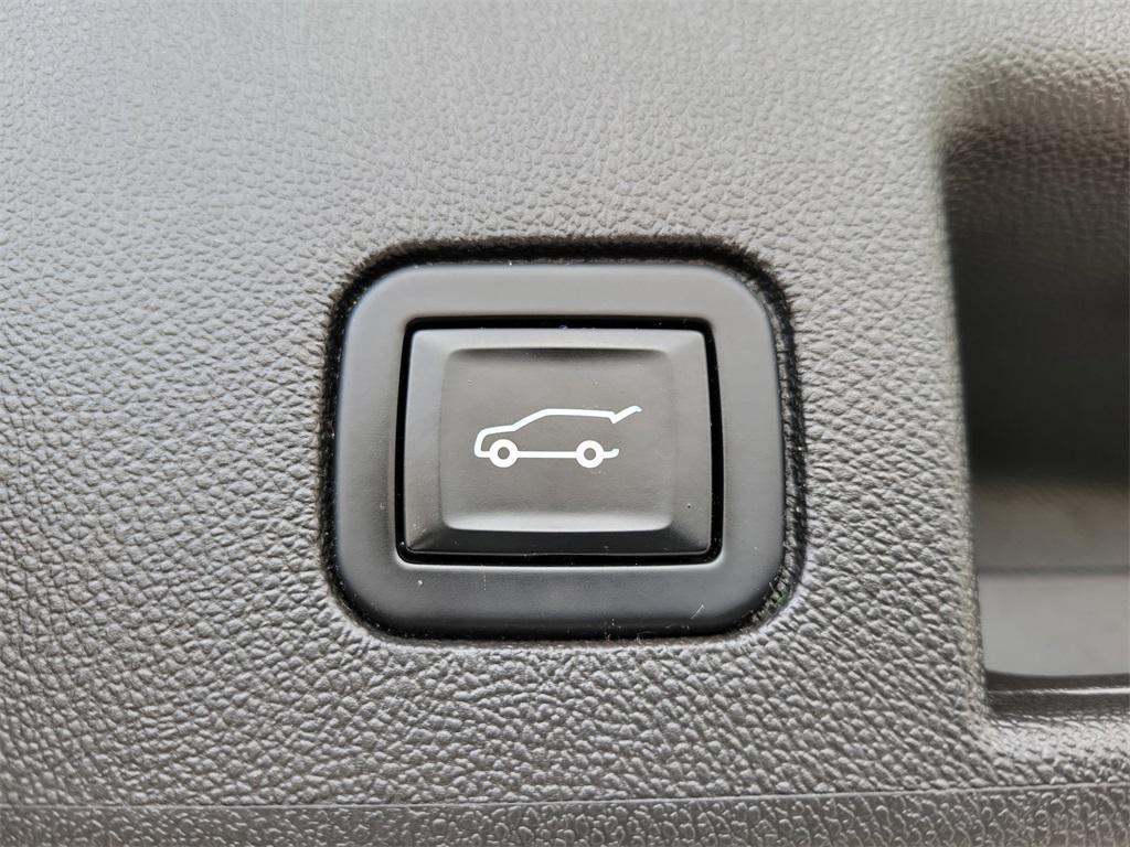 used 2022 Chevrolet Equinox car, priced at $21,998