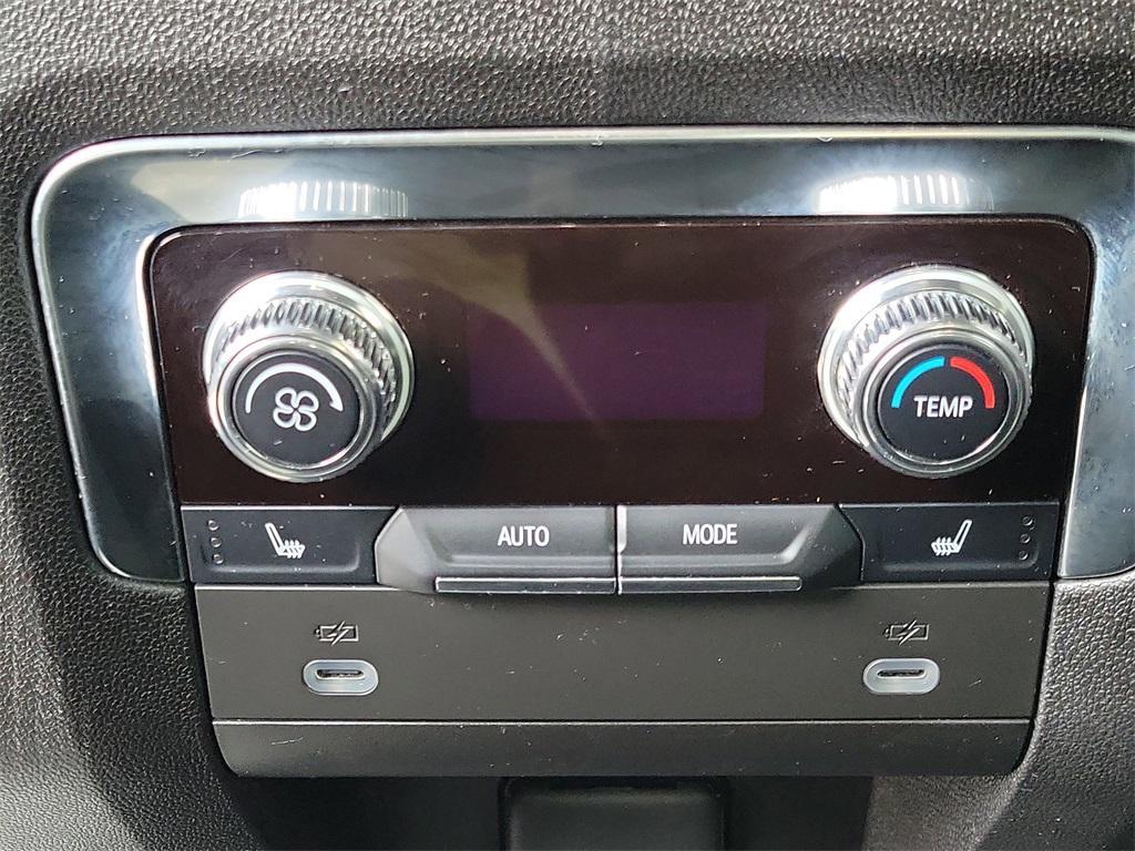 used 2024 GMC Yukon car, priced at $61,999