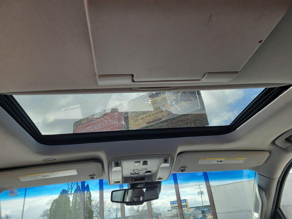 used 2018 GMC Yukon car, priced at $27,999