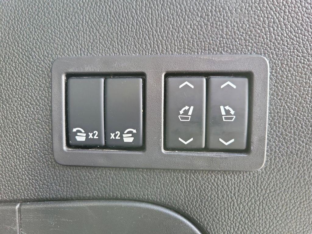 used 2018 GMC Yukon car, priced at $27,999