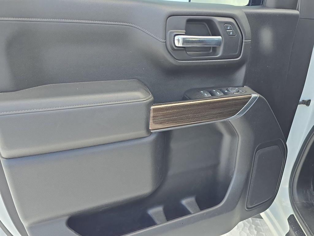 used 2022 Chevrolet Silverado 1500 car, priced at $30,999