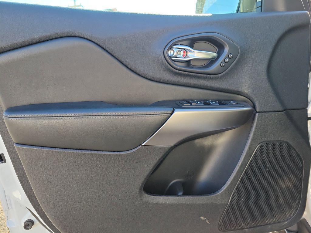 used 2020 Jeep Cherokee car, priced at $14,946