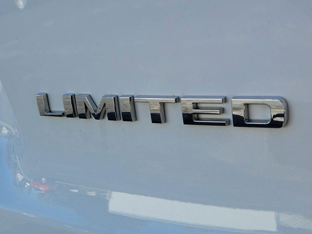 used 2020 Jeep Cherokee car, priced at $14,946