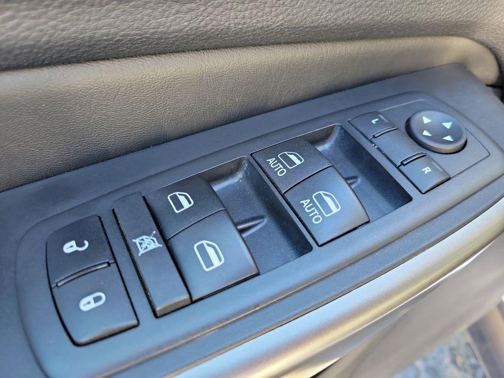 used 2020 Jeep Cherokee car, priced at $14,946