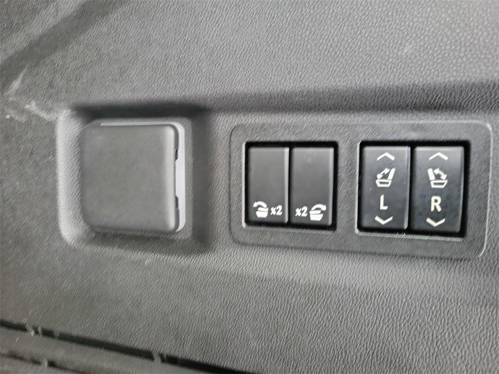 used 2022 GMC Yukon car, priced at $54,449