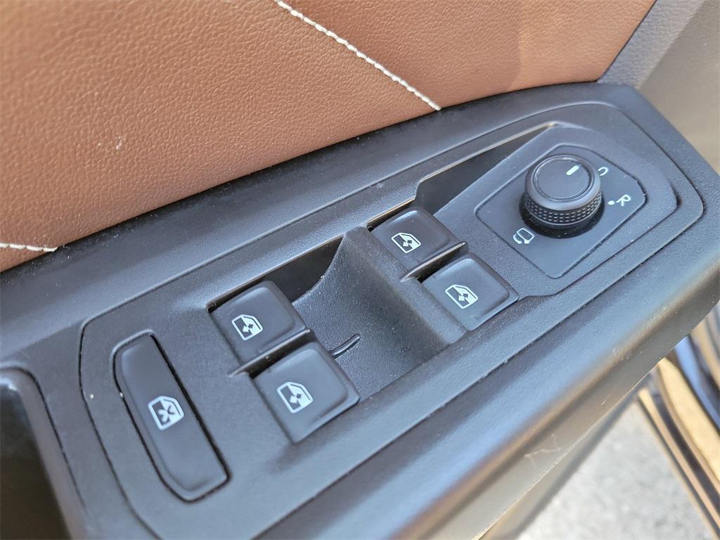 used 2021 Volkswagen Atlas car, priced at $25,998