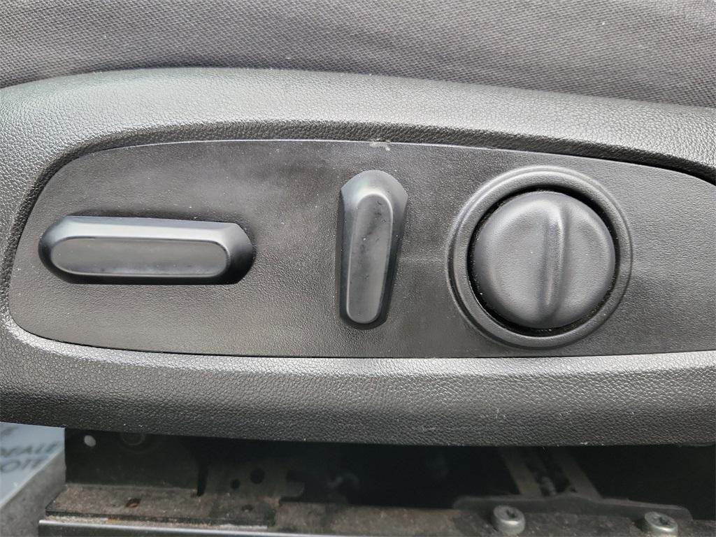 used 2021 Chevrolet Malibu car, priced at $17,899