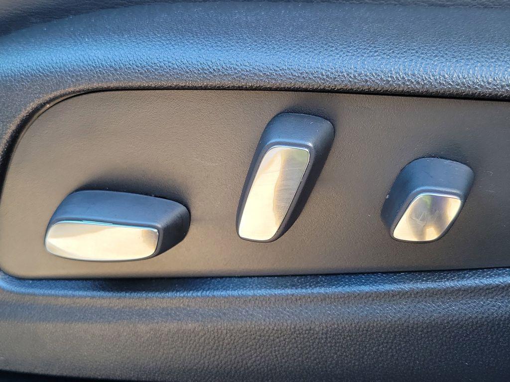 used 2024 Cadillac XT5 car, priced at $37,499