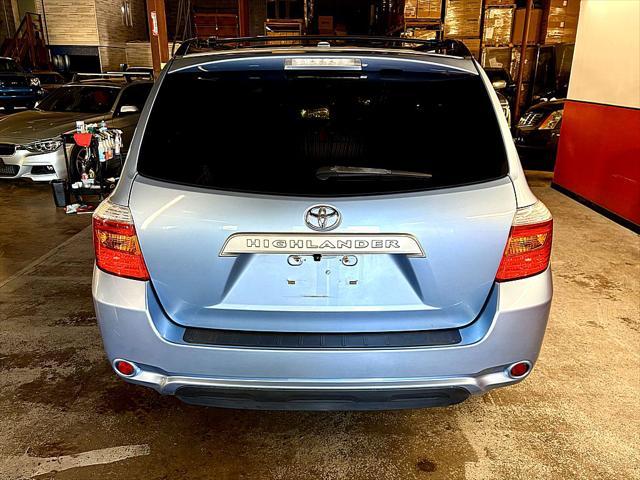 2010 SILVER Toyota Highlander