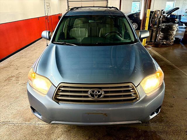 2010 SILVER Toyota Highlander