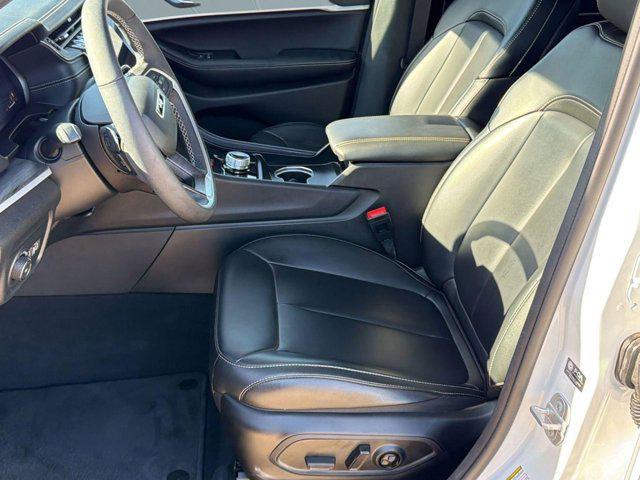 used 2025 Jeep Grand Cherokee car, priced at $37,999