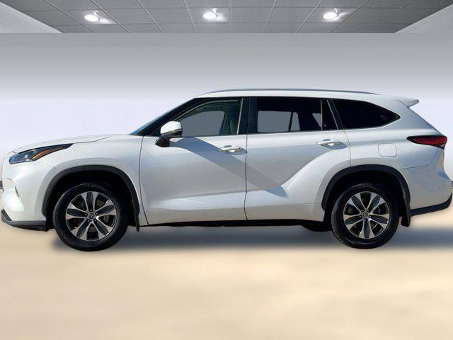 used 2023 Toyota Highlander car, priced at $29,897