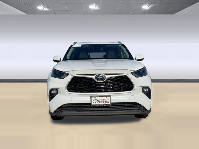 used 2023 Toyota Highlander car, priced at $29,897