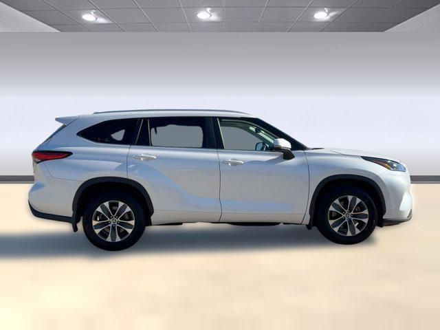 used 2023 Toyota Highlander car, priced at $29,897