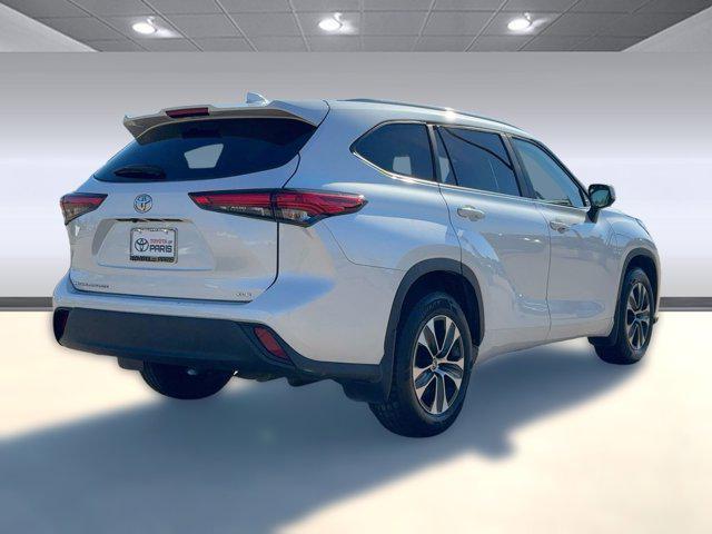 used 2023 Toyota Highlander car, priced at $29,897
