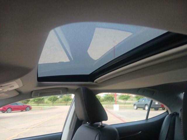 used 2018 Lexus ES 350 car, priced at $21,499