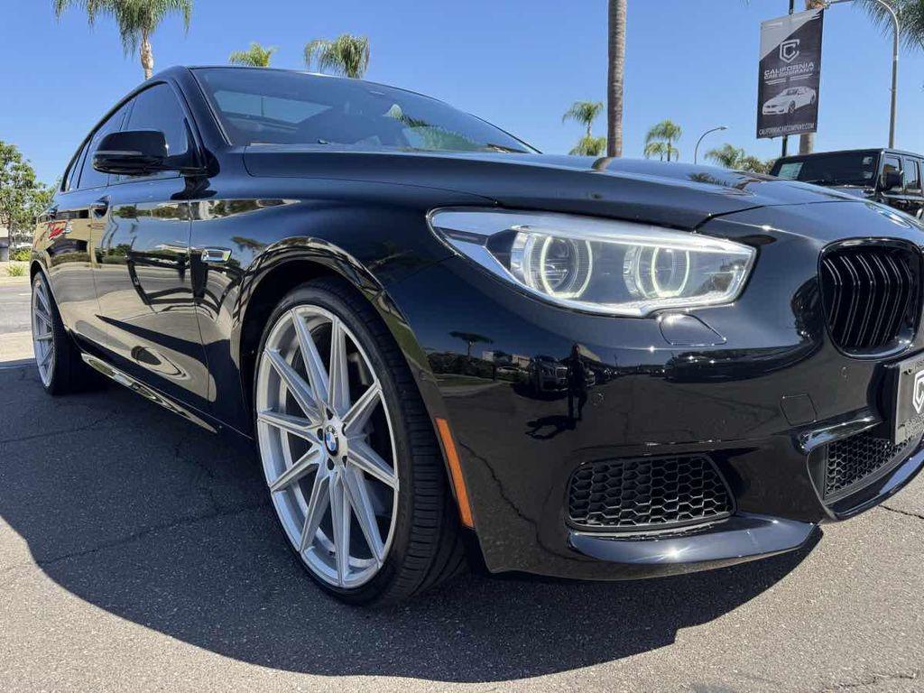 BMW 5 Series view 10