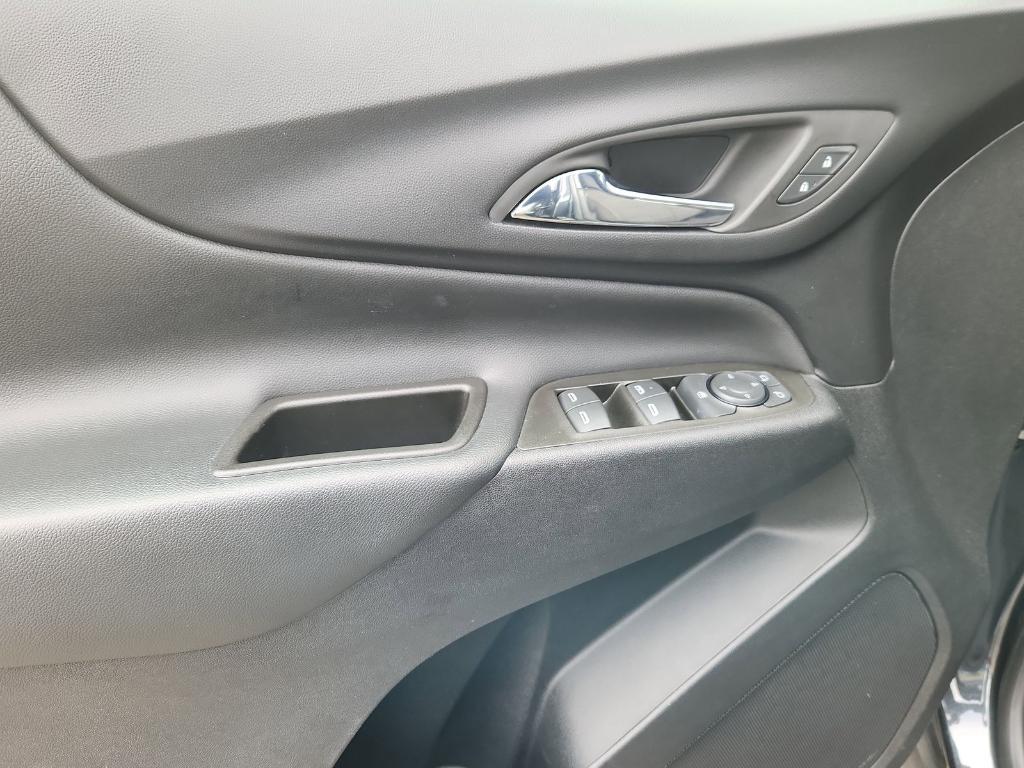 used 2023 Chevrolet Equinox car, priced at $18,900