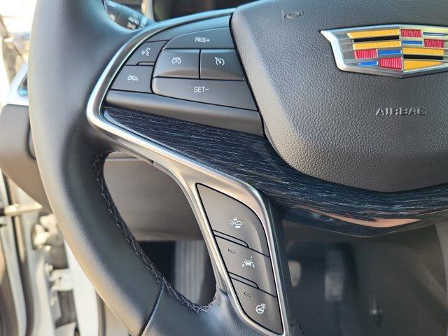 used 2025 Cadillac XT5 car, priced at $40,600