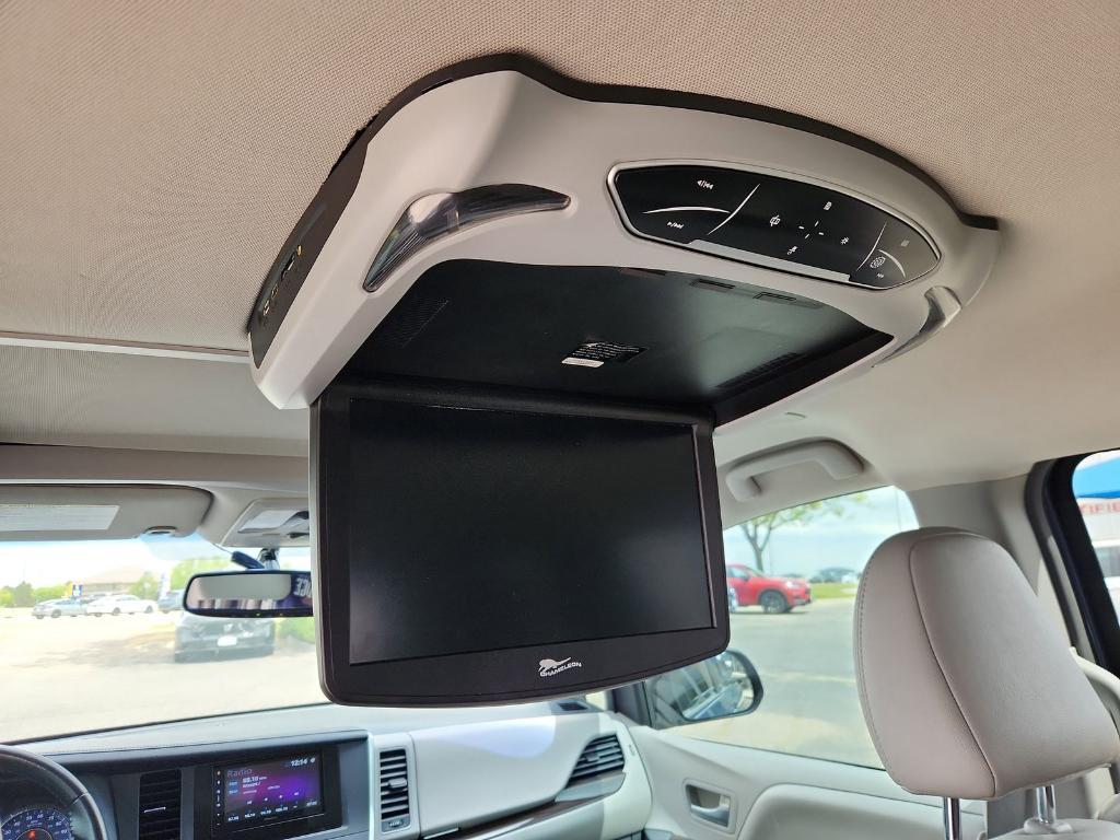 used 2015 Toyota Sienna car, priced at $11,500