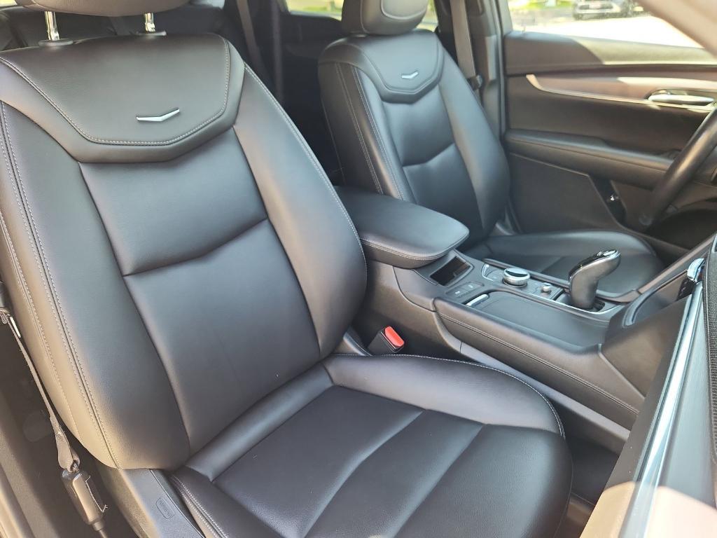 used 2021 Cadillac XT5 car, priced at $24,400