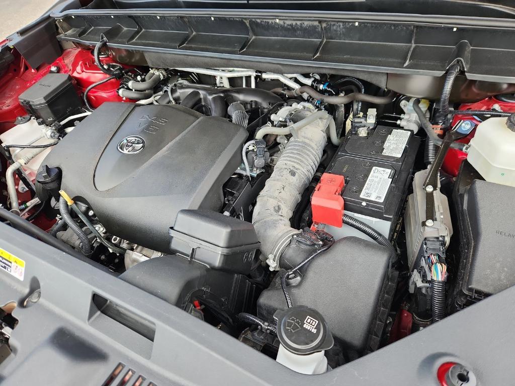 used 2021 Toyota Highlander car, priced at $30,900