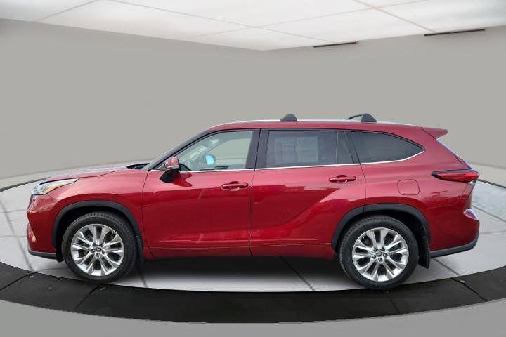 used 2021 Toyota Highlander car, priced at $30,900