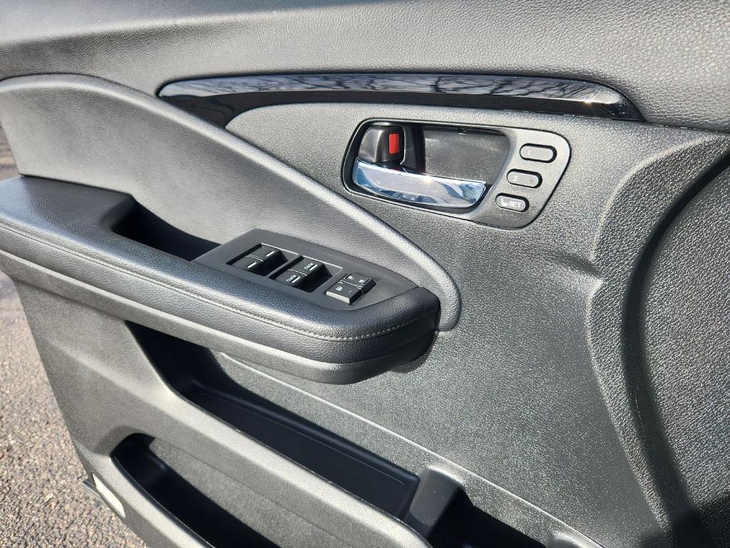 used 2021 Honda Pilot car, priced at $25,900