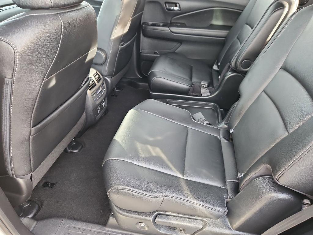 used 2021 Honda Pilot car, priced at $25,900