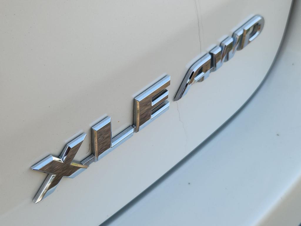 used 2015 Toyota Highlander car, priced at $16,950