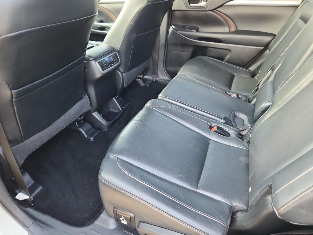 used 2015 Toyota Highlander car, priced at $16,950