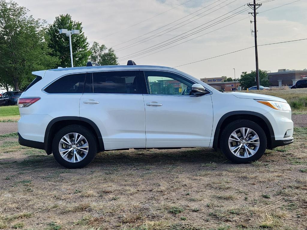 used 2015 Toyota Highlander car, priced at $16,950