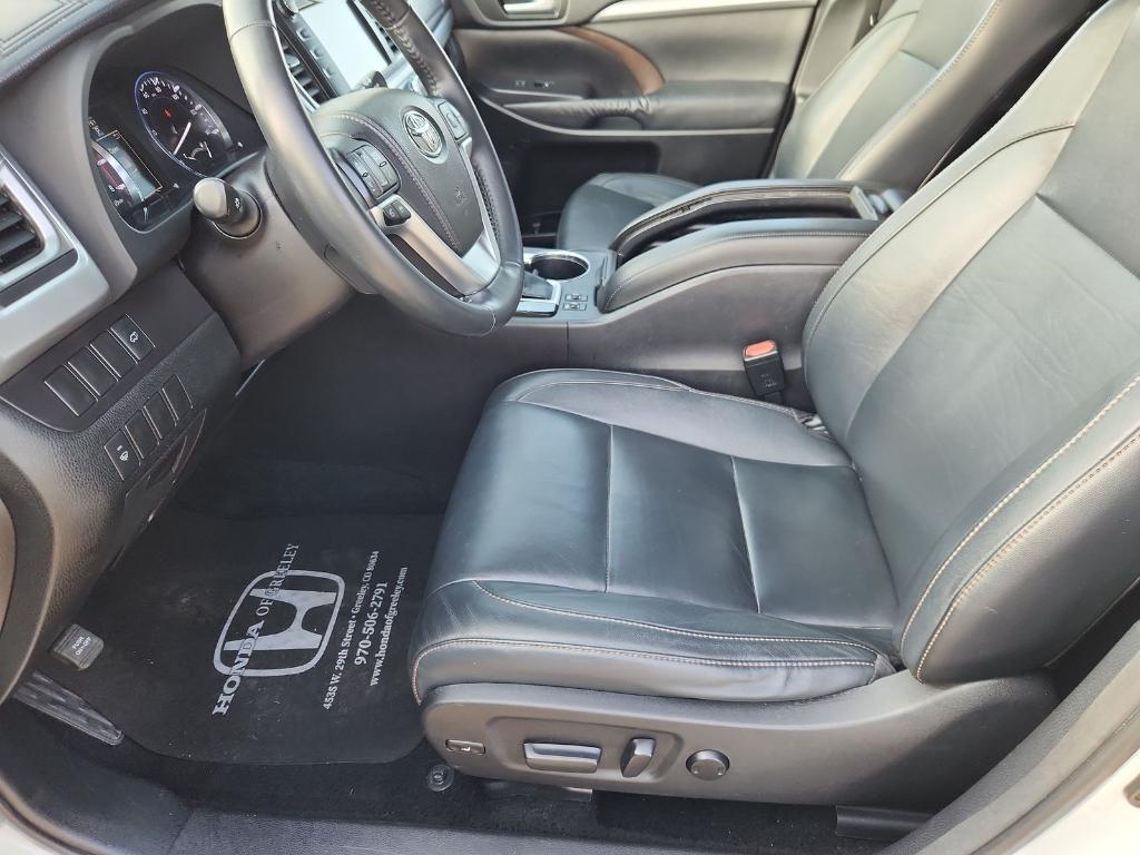used 2015 Toyota Highlander car, priced at $16,950