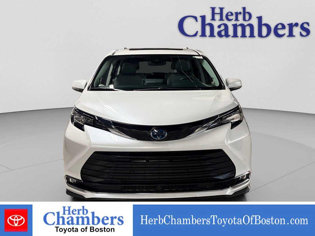 used 2022 Toyota Sienna car, priced at $38,350