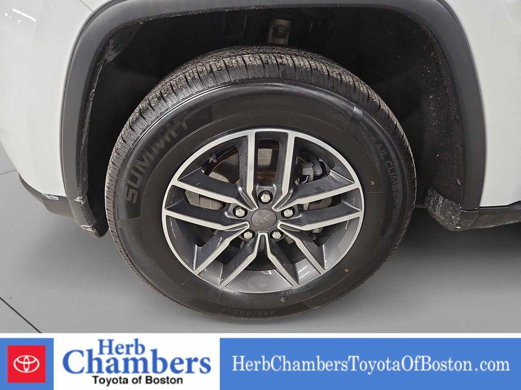 used 2019 Jeep Grand Cherokee car, priced at $19,397