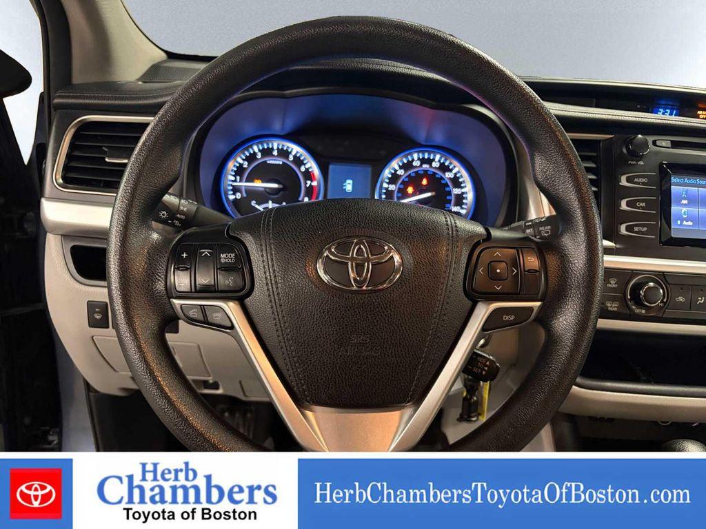 used 2015 Toyota Highlander car, priced at $18,394