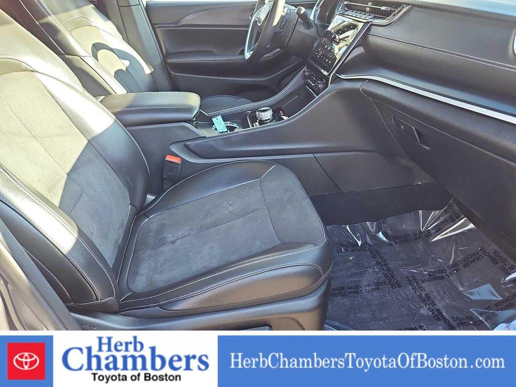 used 2025 Jeep Grand Cherokee car, priced at $36,497