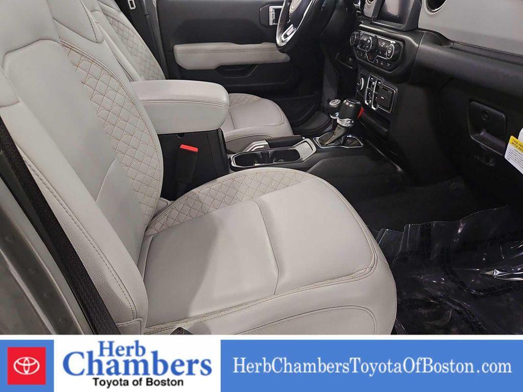 used 2022 Jeep Gladiator car, priced at $30,514