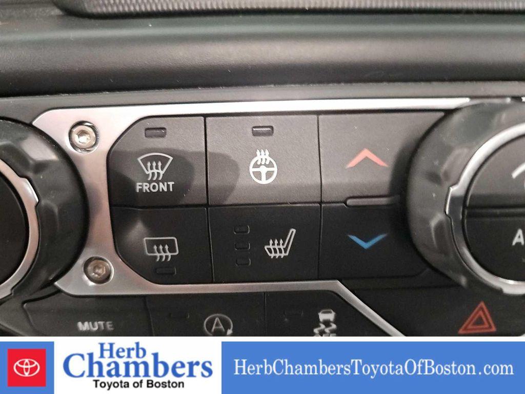 used 2022 Jeep Gladiator car, priced at $30,514