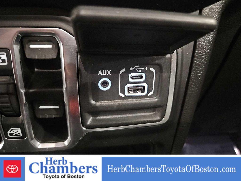 used 2022 Jeep Gladiator car, priced at $30,514