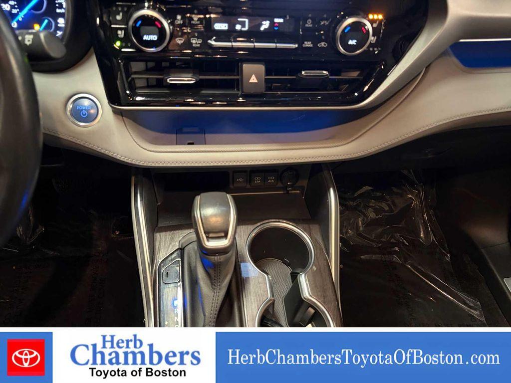 new 2021 Toyota Highlander Hybrid car